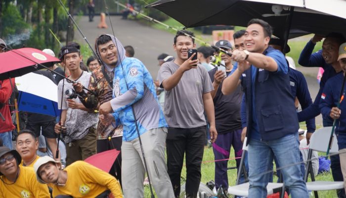 Rangkaian HUT Cilegon, Ribuan Masyarakat Serbu Mancing Juare di Pemkot Cilegon